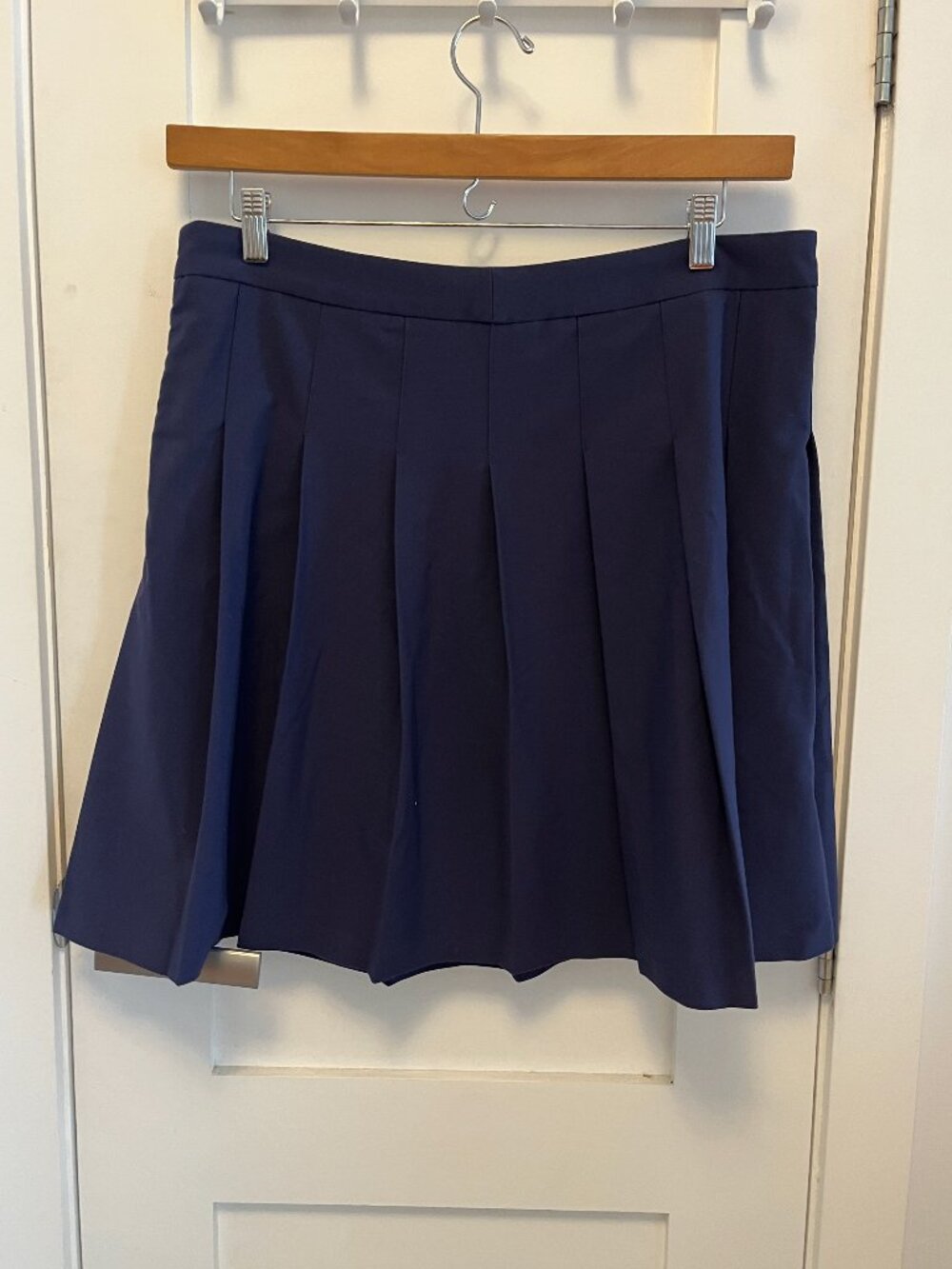 Perfect pleated skirt in navy - Sunday Best by Aritzia, Size 16